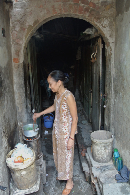 Hàng trăm hộ dân ở khu nhà gỗ muốn đi khỏi nơi này từ nhiều năm nay