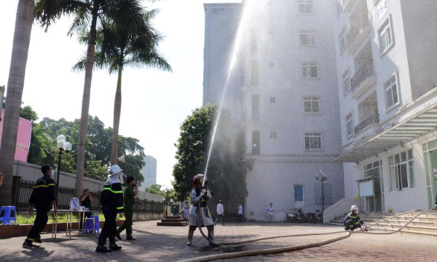 Lực lượng Cảnh sát PCCC&amp;CNCH diễn tập chữa cháy.