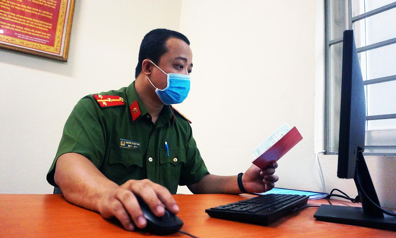 Thông tin công dân được đối chiếu trên hệ thống cơ sở dữ liệu quốc gia. Thông tin công dân được đối chiếu trên hệ thống cơ sở dữ liệu quốc gia.