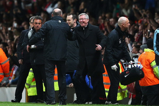 Sir Alex ăn mừng chiến thắng với nụ cười rạng rỡ