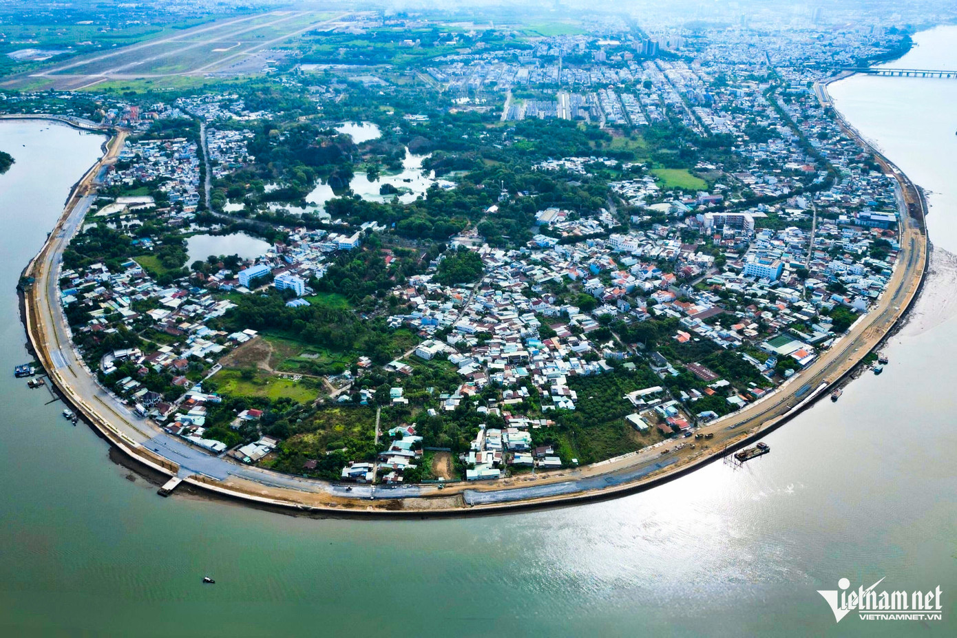 Một góc thành phố Biên Hòa ven sông Đồng Nai. Ảnh: Hoàng Anh Một góc thành phố Biên Hòa ven sông Đồng Nai. Ảnh: Hoàng Anh