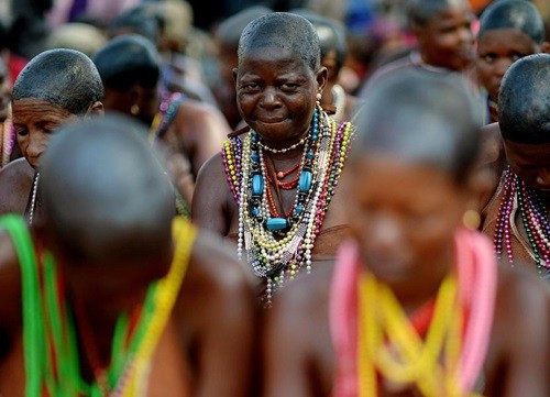 15. Botswana Tỷ lệ tổng mức tiệt kiệm quốc gia trên GDP: 37% GDP dự đoán năm 2013: 15,5 tỷ USD