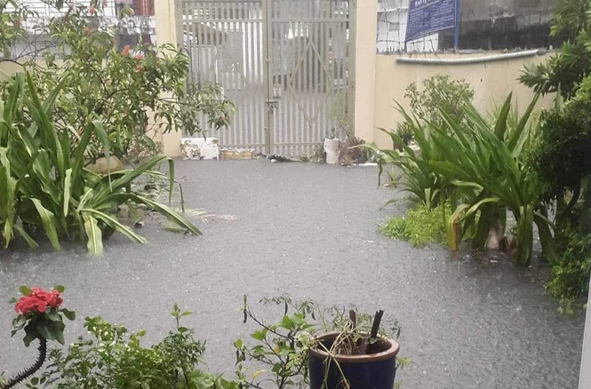 Ngôi nhà của ông Jefferson Saunders nhanh chóng bị ngập sau khi mưa lớn (Ảnh: NVCC).