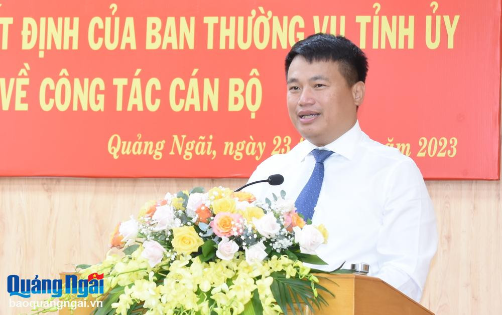 Phó Bí thư Thường trực Tỉnh ủy, Trưởng đoàn ĐBQH tỉnh Đặng Ngọc Huy phát biểu tại hội nghị. Phó Bí thư Thường trực Tỉnh ủy, Trưởng đoàn ĐBQH tỉnh Đặng Ngọc Huy phát biểu tại hội nghị.