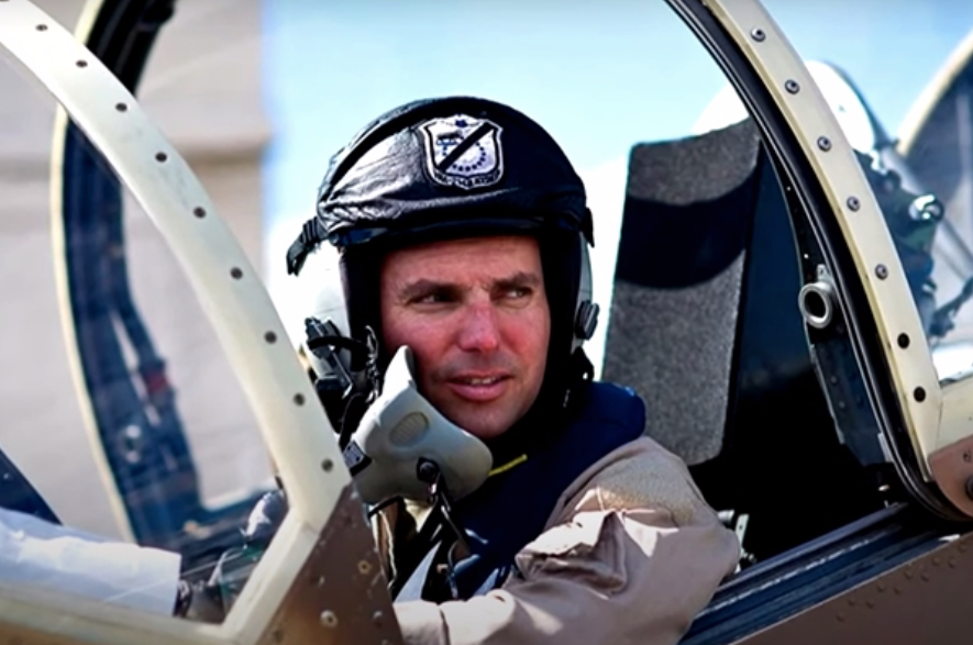 Cựu phi công Mỹ Daniel Edmund Duggan vừa bị bắt ở Úc Cựu phi công Mỹ Daniel Edmund Duggan vừa bị bắt ở Úc