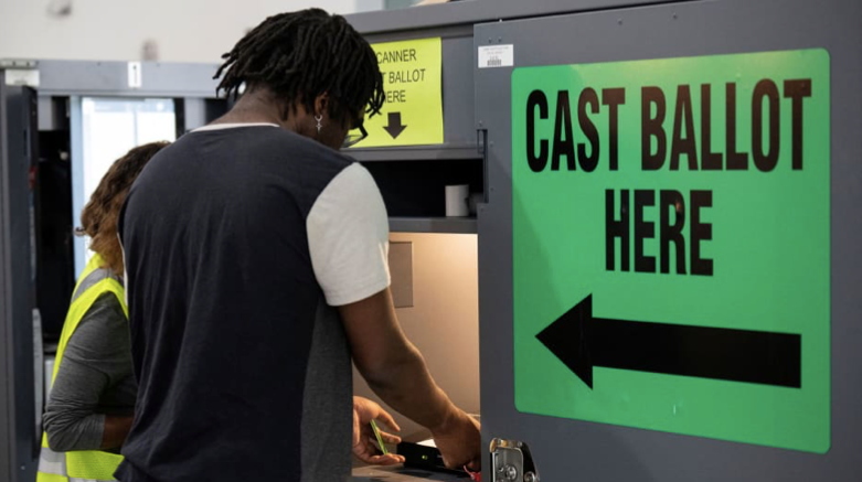 Cử tri đi bỏ phiếu ở Georgia. (Ảnh: NBC News) Cử tri đi bỏ phiếu ở Georgia. (Ảnh: NBC News)