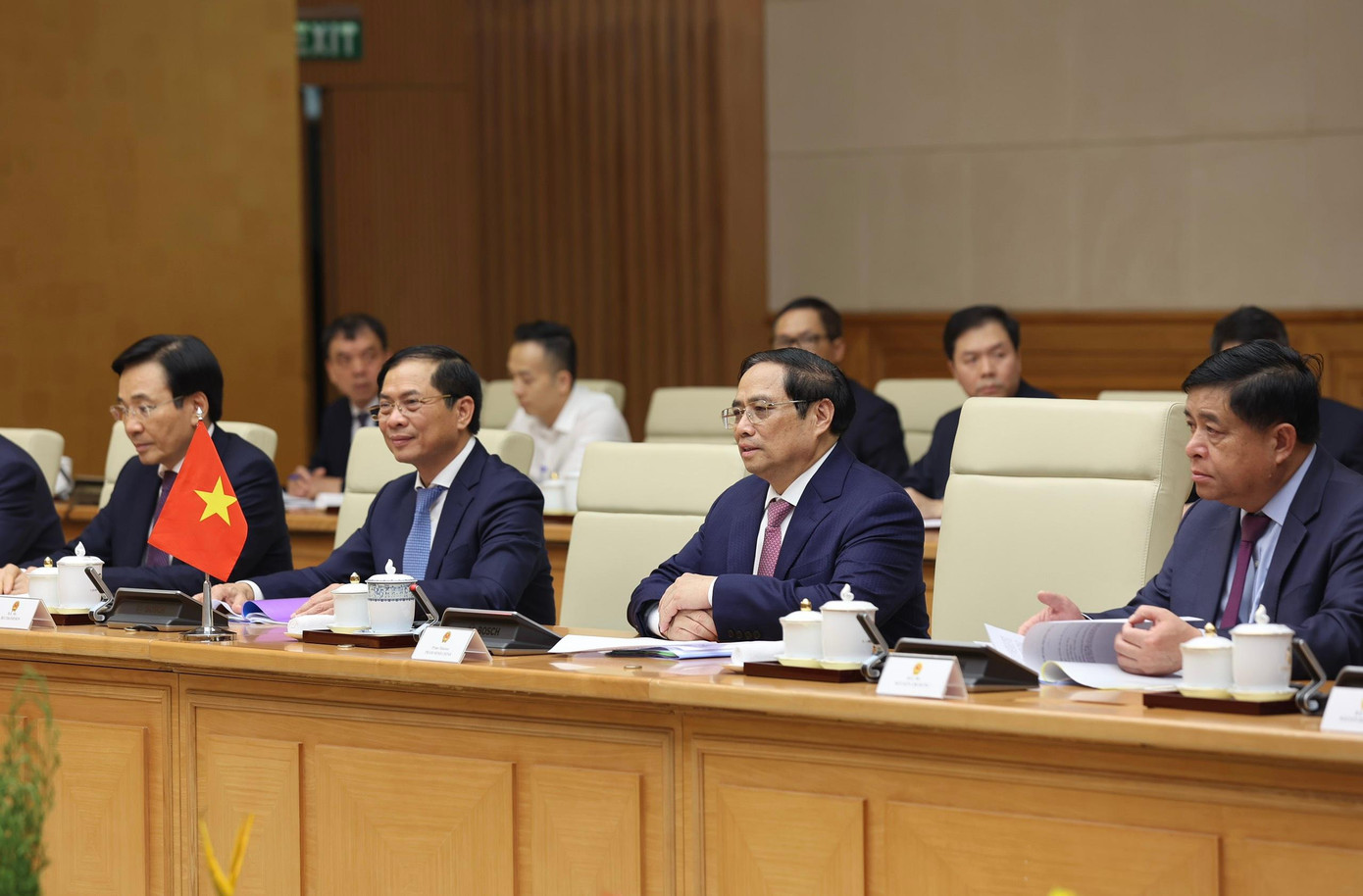 Thủ tướng Phạm Minh Chính và các quan chức cấp cao Việt Nam trong cuộc hội đàm. (Ảnh: Như Ý)