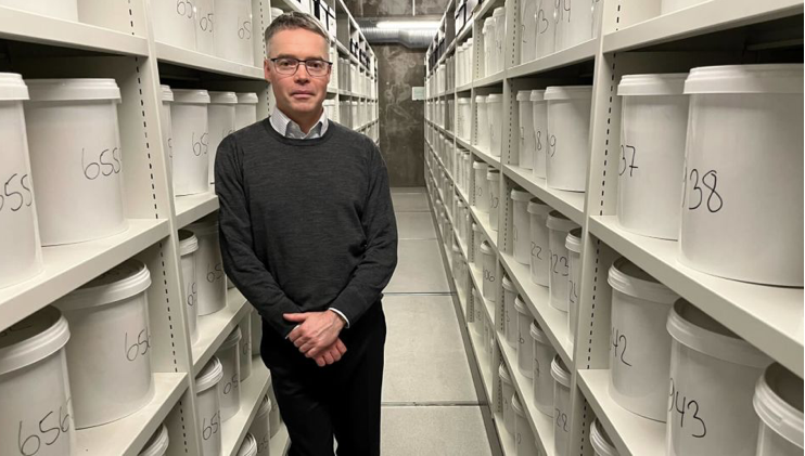 TS Martin Wirenfeldt Nielsen hiện là người quản lý bộ sưu tập óc người. (Ảnh: CNN) TS Martin Wirenfeldt Nielsen hiện là người quản lý bộ sưu tập óc người. (Ảnh: CNN)