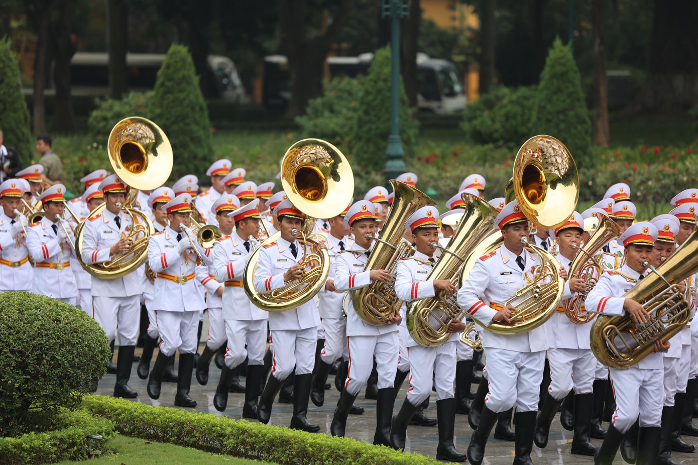 Đoàn nhạc lễ tham gia lễ đón. (Ảnh: Như Ý)