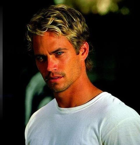 Năm 2001, Paul Walker thủ vai Brian O'Conner trong The Fast and the Furious và ngay lập tức có những thành công. Năm 2001, Paul Walker thủ vai Brian O'Conner trong The Fast and the Furious và ngay lập tức có những thành công