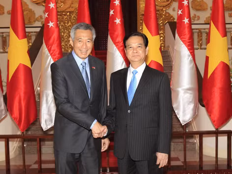 Thủ tướng Nguyễn Tấn Dũng và Thủ tướng Lý Hiển Long trước cuộc hội đàm ngày 11/9. Ảnh: TTXVN