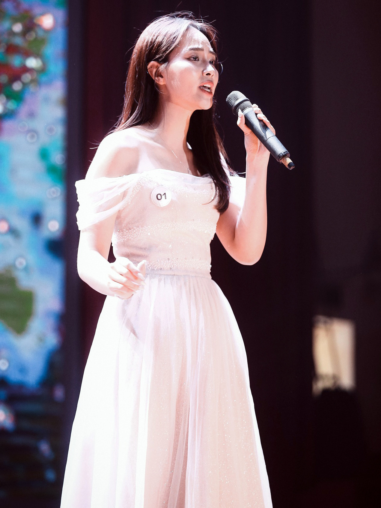 Phạm Hồng Anh trong cuộc thi Tài sắc nữ Báo chí 2023. Ảnh: BTC Phạm Hồng Anh trong cuộc thi Tài sắc nữ Báo chí 2023. Ảnh: BTC