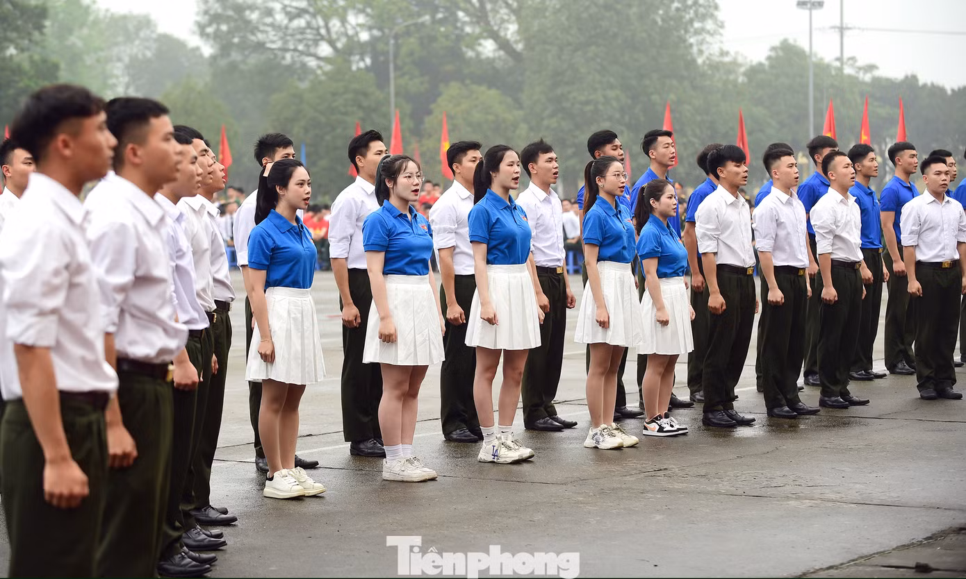 Một số đơn vị phối hợp với đoàn viên thanh niên đơn vị kết nghĩa biểu diễn tại hội thi. Ảnh: Xuân Tùng Một số đơn vị phối hợp với đoàn viên thanh niên đơn vị kết nghĩa biểu diễn tại hội thi. Ảnh: Xuân Tùng