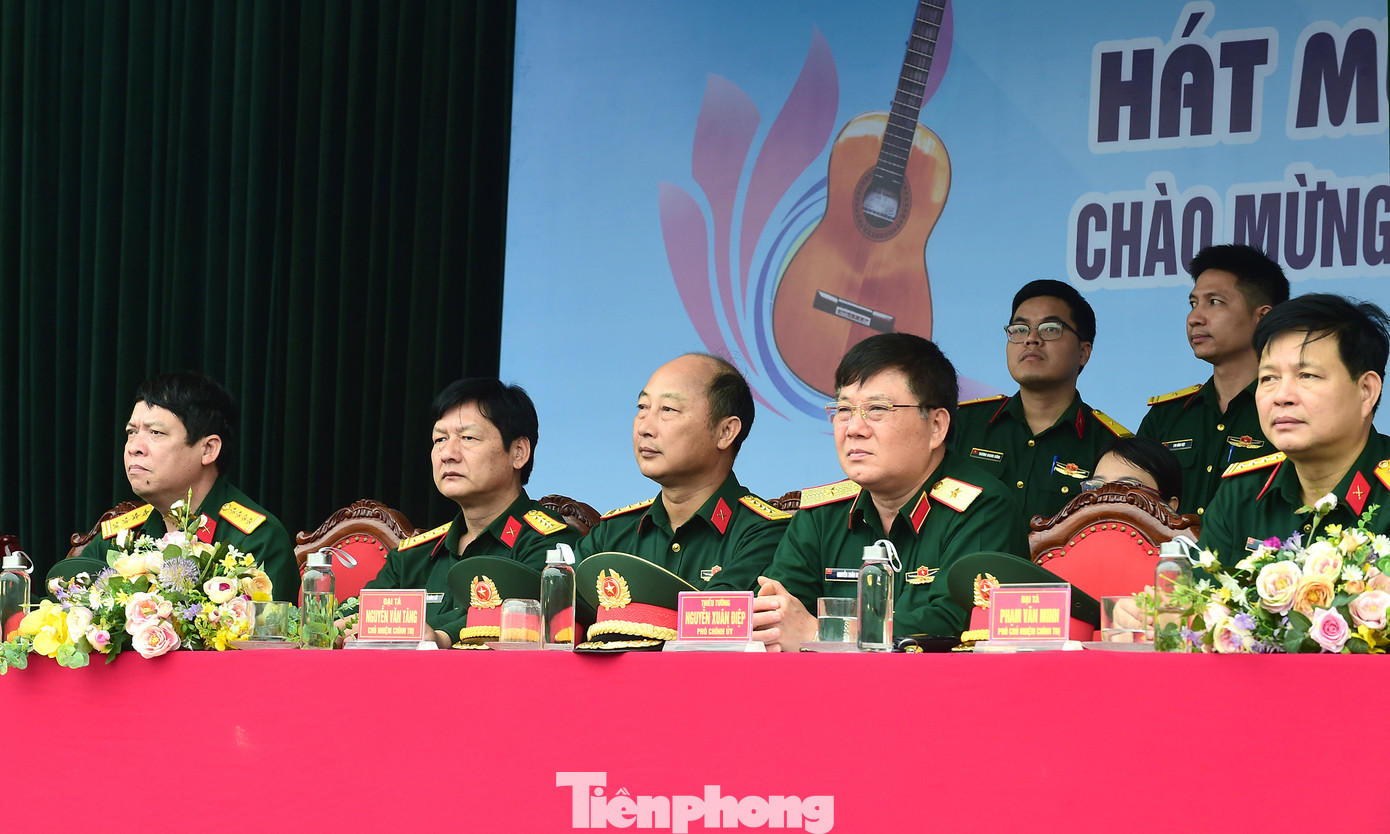 Các đại biểu dự chương trình. Ảnh: Xuân Tùng