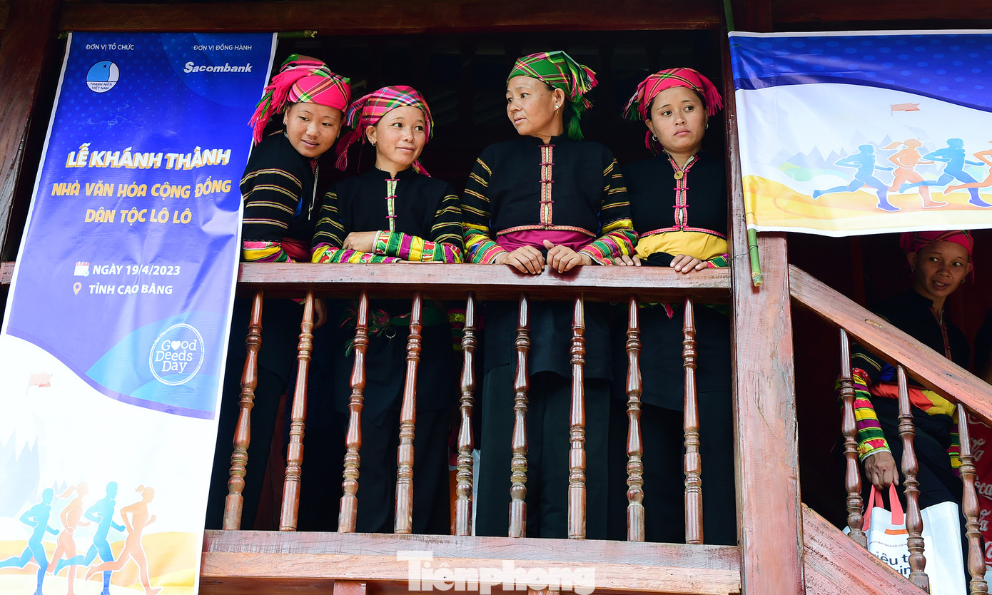 Công trình nhà văn hóa cộng đồng dân tộc Lô Lô được đầu tư xây dựng với mục đích hướng đến là nơi người dân đến sinh hoạt, rèn luyện, học hỏi, nâng cao tinh thần và thắt chặt thêm tình đoàn kết. Đồng thời là nơi sưu tầm, lưu trữ, nghiên cứu và phát huy các di sản văn hóa dân tộc, gắn với mục tiêu phát triển kinh tế - xã hội của địa phương. Ảnh: Xuân Tùng