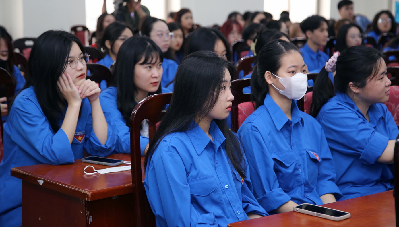 Tác phẩm dự thi gửi qua email: congtrithucthanhgiong@thanhgiong.vn. Ảnh: Lâm Đăng Hải