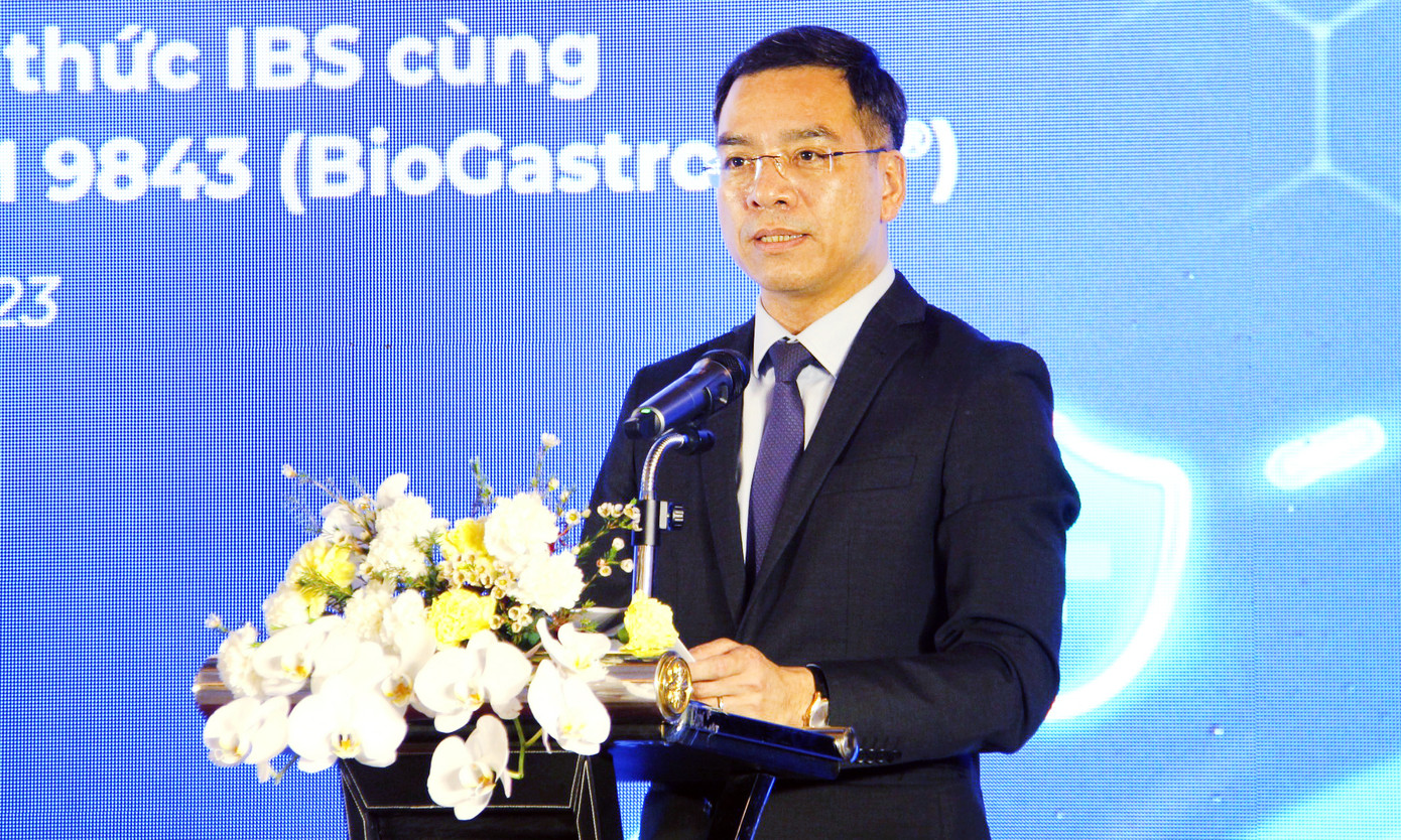 Chủ tịch Hội Thầy thuốc trẻ Việt Nam Hà Anh Đức phát biểu khai mạc hội thảo. Ảnh: CTV