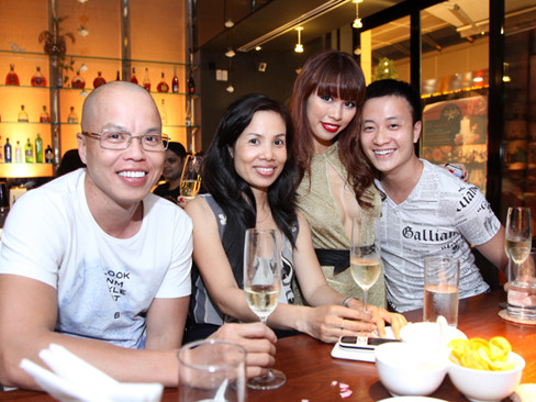 Lương Mạnh Hải cũng tới chung vui