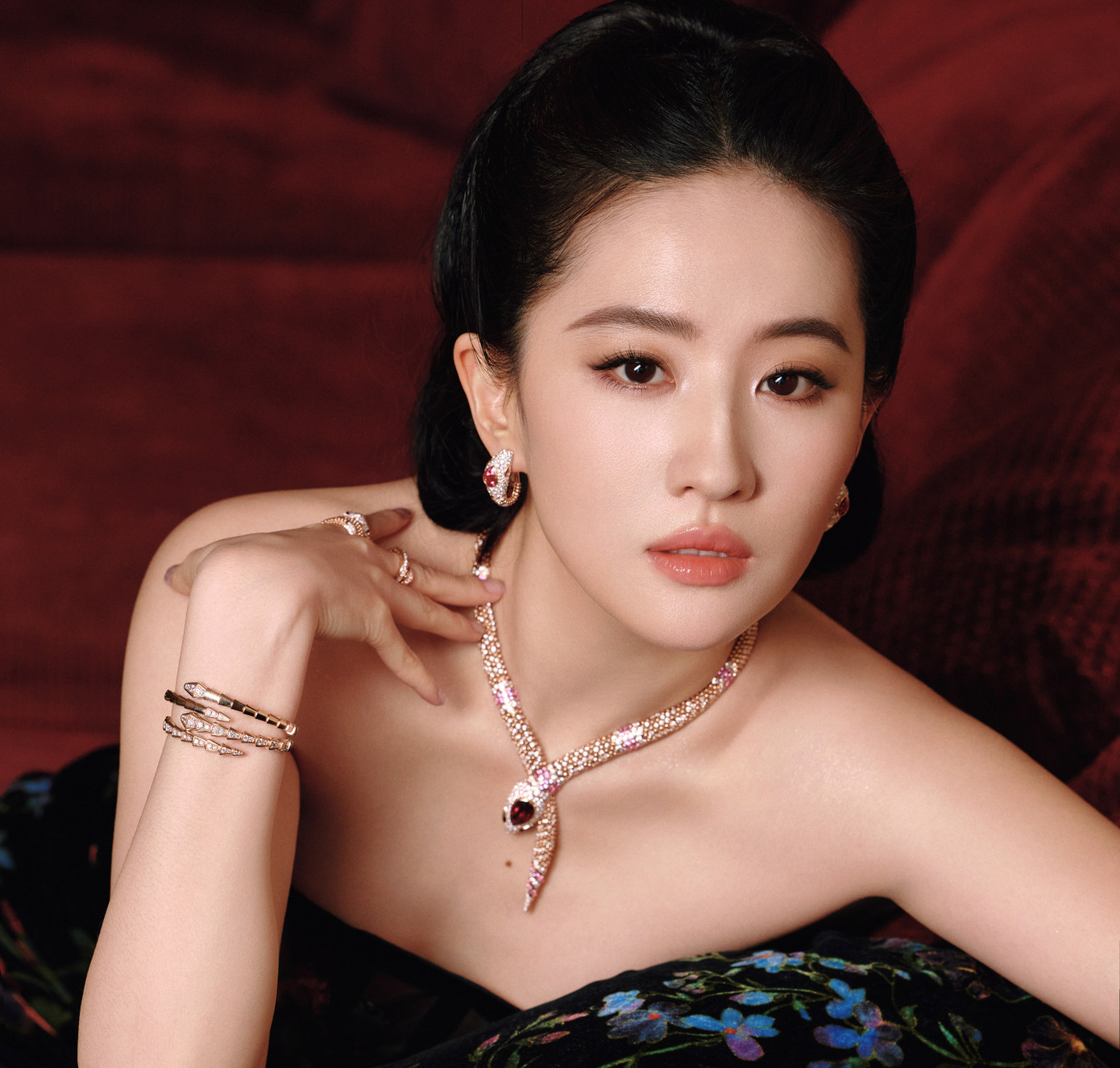 Lưu Diệc Phi diễn xuất nhiều năm nhưng chưa có duyên với giải thưởng lớn. Lưu Diệc Phi diễn xuất nhiều năm nhưng chưa có duyên với giải thưởng lớn.