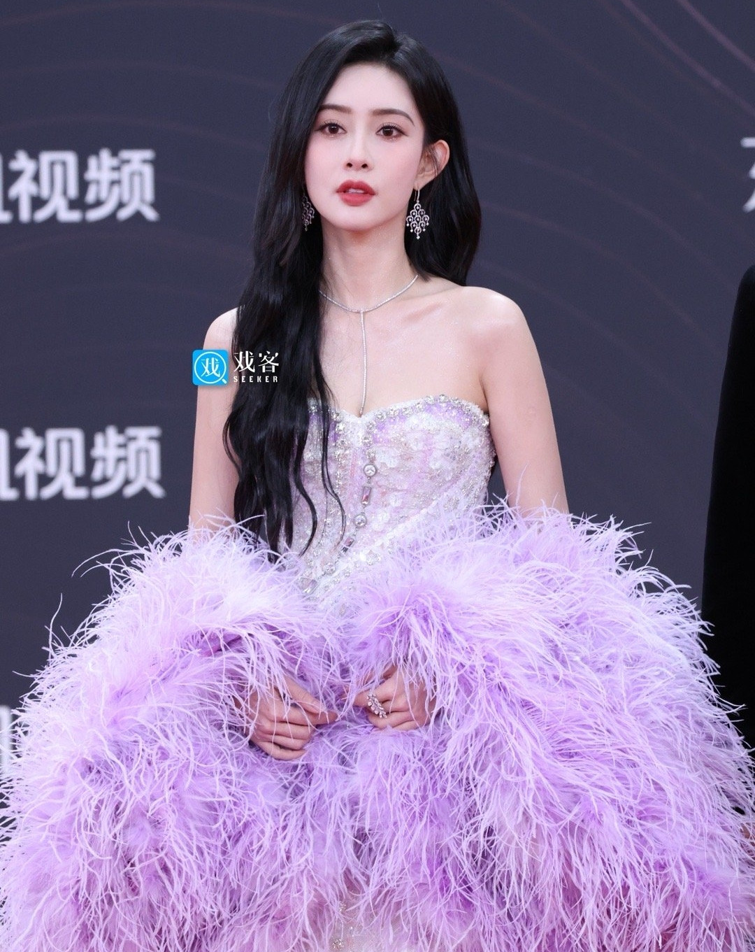 Cặp đôi hot bậc nhất năm 2024 là Mạnh Tử Nghĩa và Lý Quân Nhuệ trong phim Cửu trọng tử. Đây vốn là dự án nhỏ với kinh phí sản xuất không cao, không được công chúng coi trọng trước khi phát sóng. Tuy nhiên, phim lại đạt thành tích tốt, gây tiếng vang giúp hai diễn viên chính bước sang trang sự nghiệp mới. Cặp đôi hot bậc nhất năm 2024 là Mạnh Tử Nghĩa và Lý Quân Nhuệ trong phim Cửu trọng tử. Đây vốn là dự án nhỏ với kinh phí sản xuất không cao, không được công chúng coi trọng trước khi phát sóng. Tuy nhiên, phim lại đạt thành tích tốt, gây tiếng vang giúp hai diễn viên chính bước sang trang sự nghiệp mới.