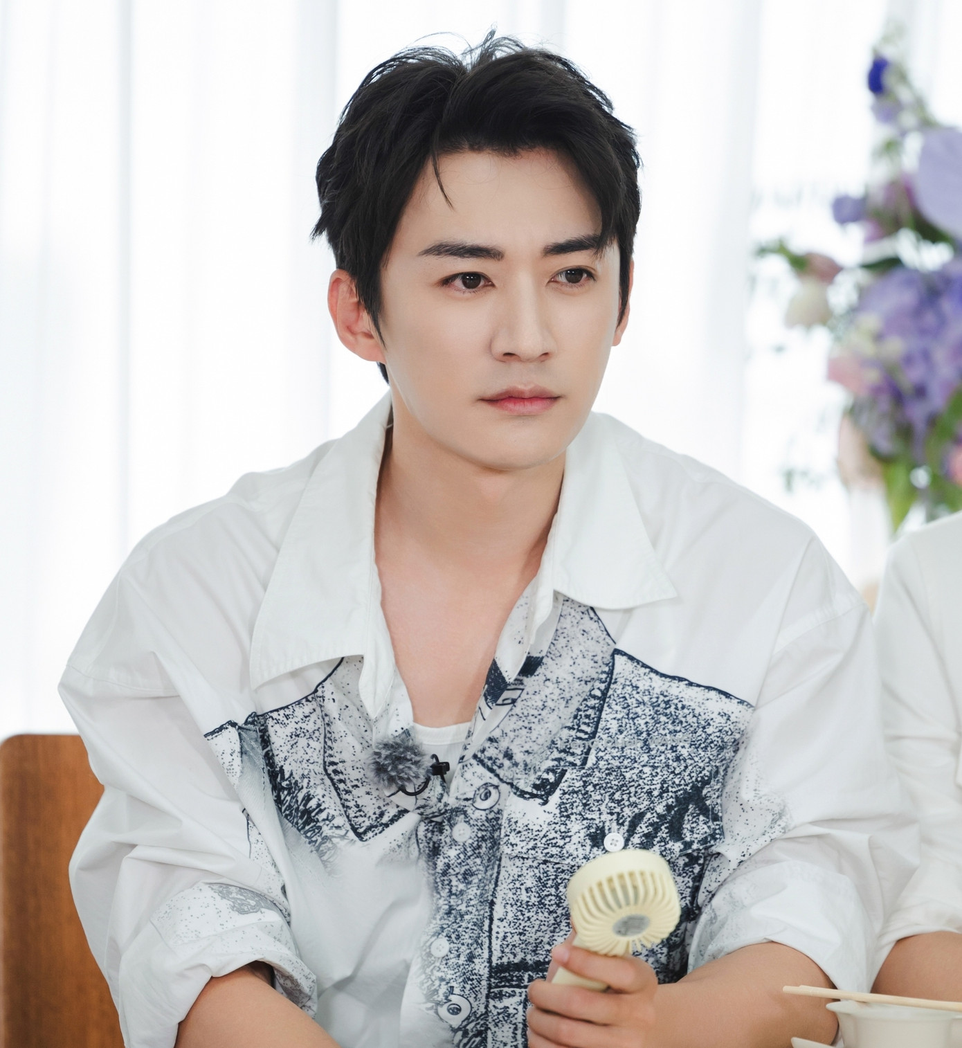 Lưu Học Nghĩa từng được đánh giá cao về diễn xuất, có ngoại hình khá giống với đàn anh Hoắc Kiến Hoa nhưng không thể bật lên thành sao hạng A.