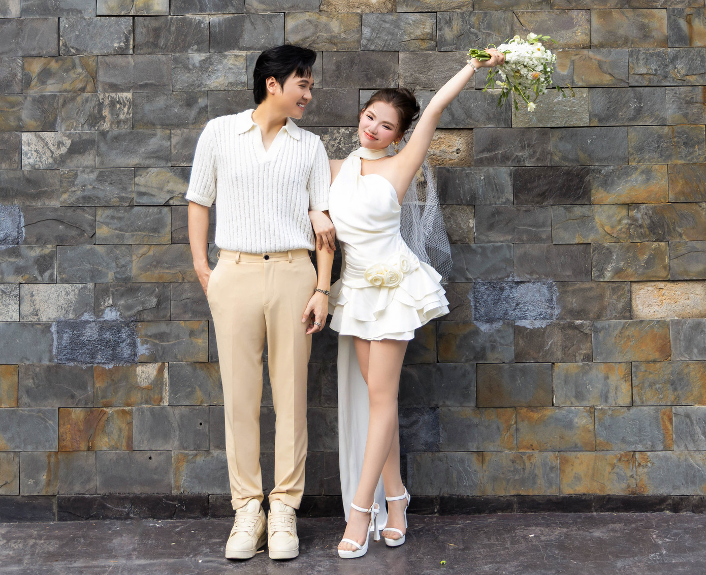 Myra Trần bật khóc ngay sau khi thu âm ca khúc cùng Vương Anh Tú.