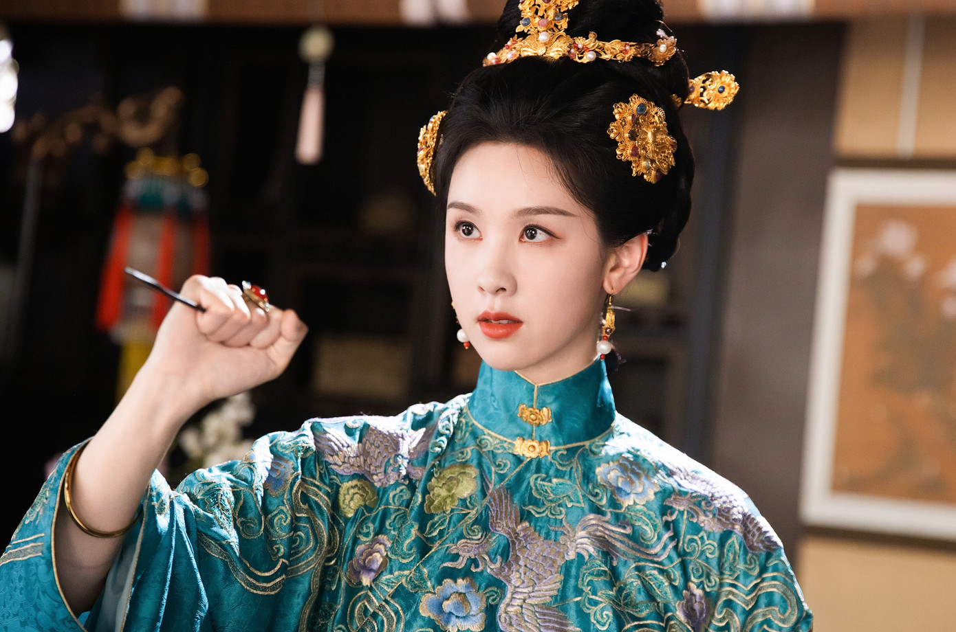 Tuy nhiên, các tác phẩm do chính Trần Đô Linh đóng chính như Chiếc thuyền đơn độc, Đại mộng quy ly, Hoa thiên cốt lại không thành công như mong đợi. Vì vậy, Trần Đô Linh bị cho là không đủ sức thu hút khán giả xem phim, không thể "gánh" được dự án.