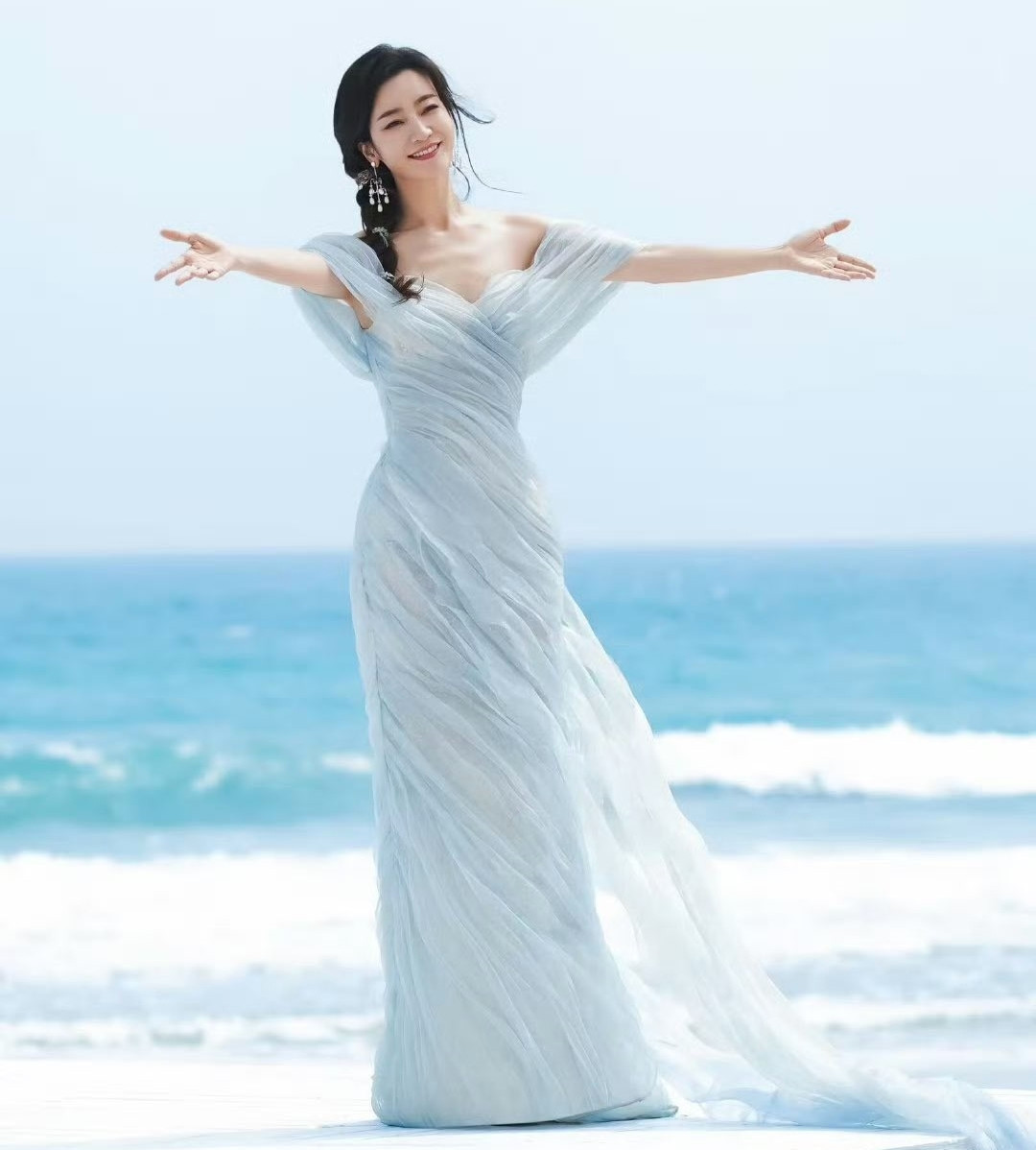 Lý Thạnh bất ngờ nổi tiếng trở lại sau 14 năm. Lý Thạnh bất ngờ nổi tiếng trở lại sau 14 năm.