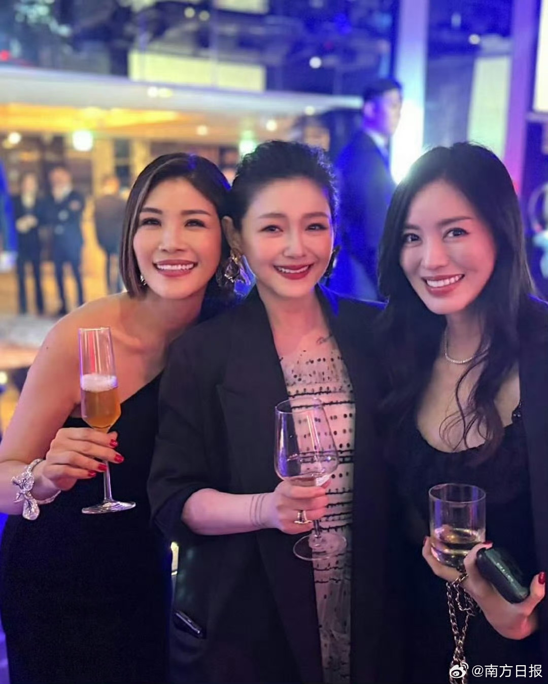 Từ Hy Viên tham dự hôn lễ của người quen vào ngày 26/1. Từ Hy Viên tham dự hôn lễ của người quen vào ngày 26/1.