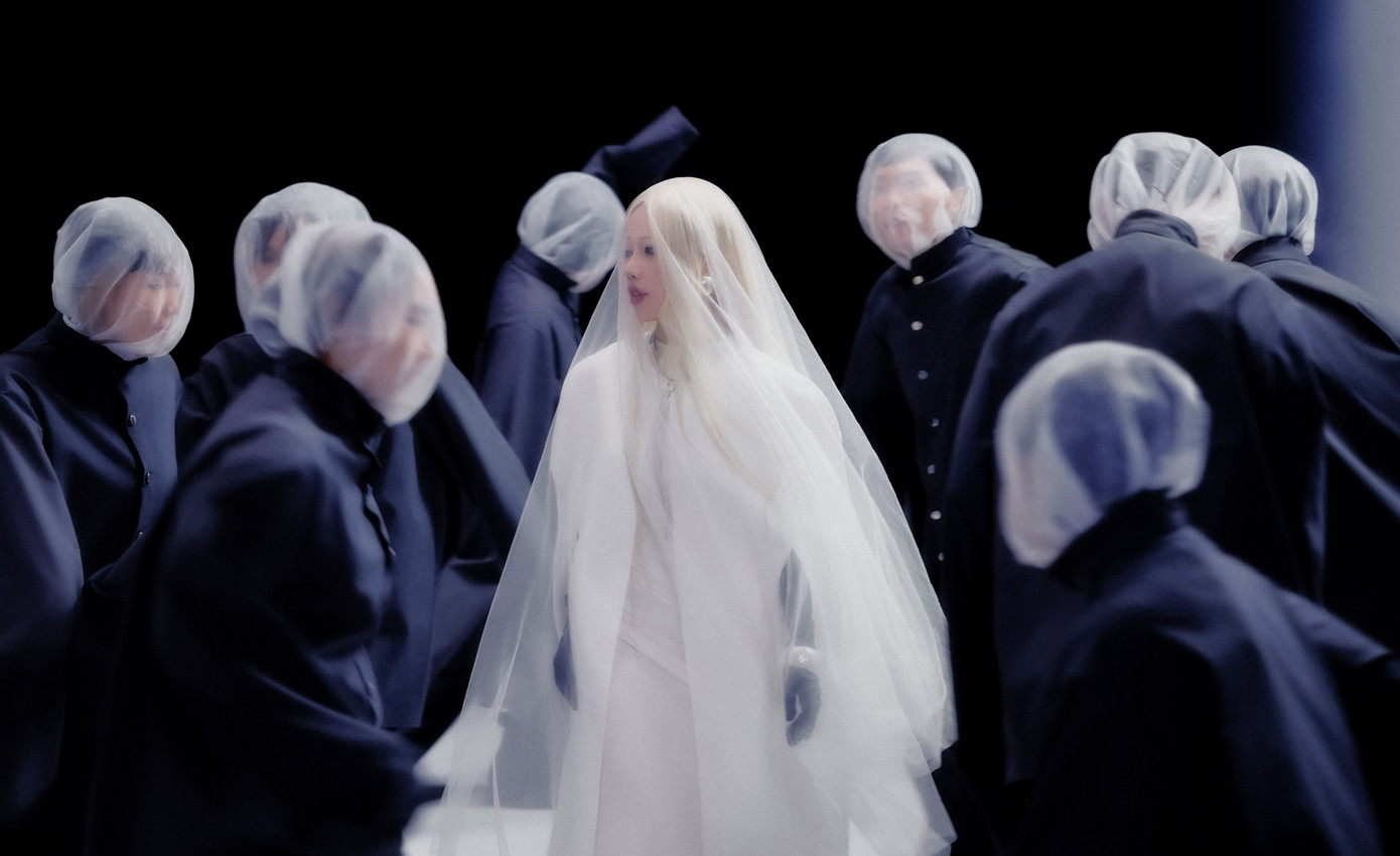 Hai album trước của Phùng Khánh Linh là Yesteryear, CITOPIA từng vào hai đề cử Album của năm liên tiếp tại Giải Âm nhạc Cống hiến. Hai album trước của Phùng Khánh Linh là Yesteryear, CITOPIA từng vào hai đề cử Album của năm liên tiếp tại Giải Âm nhạc Cống hiến.