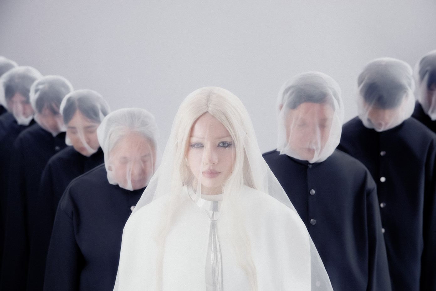 Có một MV nhạc Việt táo bạo, làm tang lễ cho tình yêu dang dở ảnh 6 Có một MV nhạc Việt táo bạo, làm tang lễ cho tình yêu dang dở ảnh 6