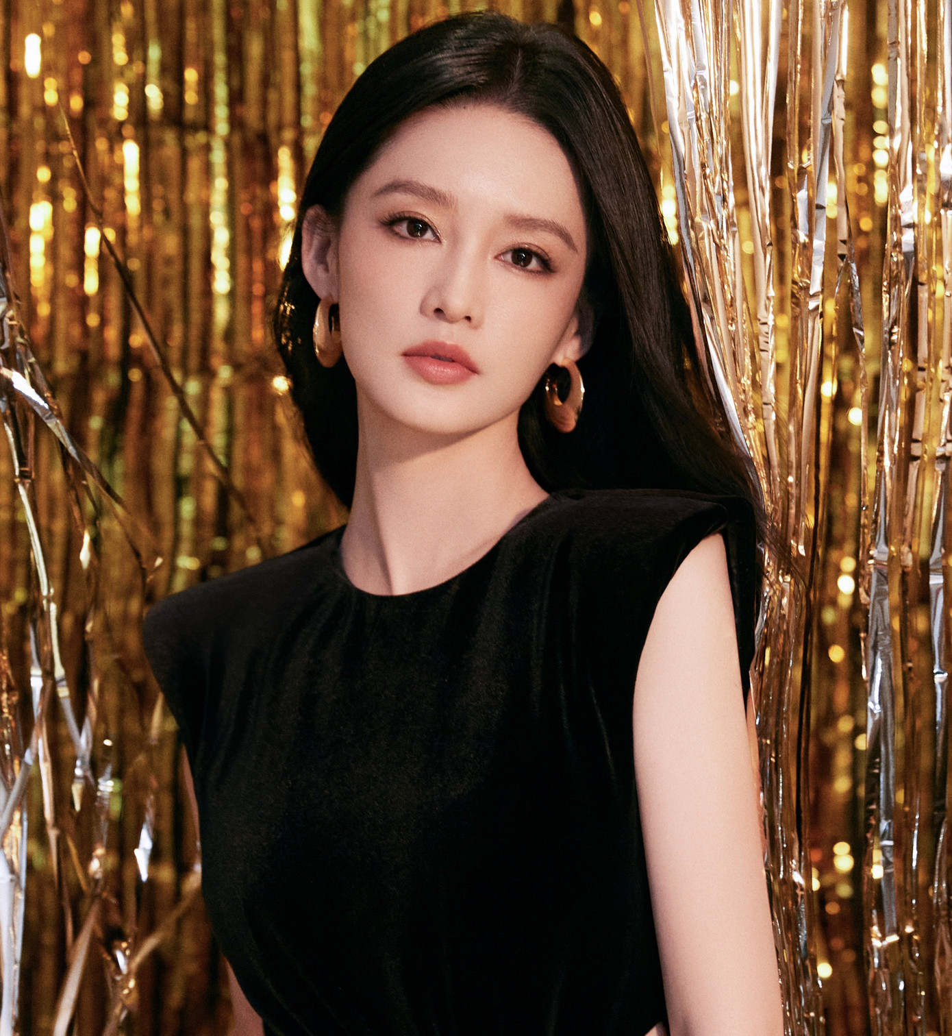 Lý Thấm là ngôi sao bị &quot;hại&quot; sau khi tham gia Đêm hội Weibo. Danh tiếng của cô giảm sút không ít sau khi ban tổ chức đối xử lạnh nhạt.