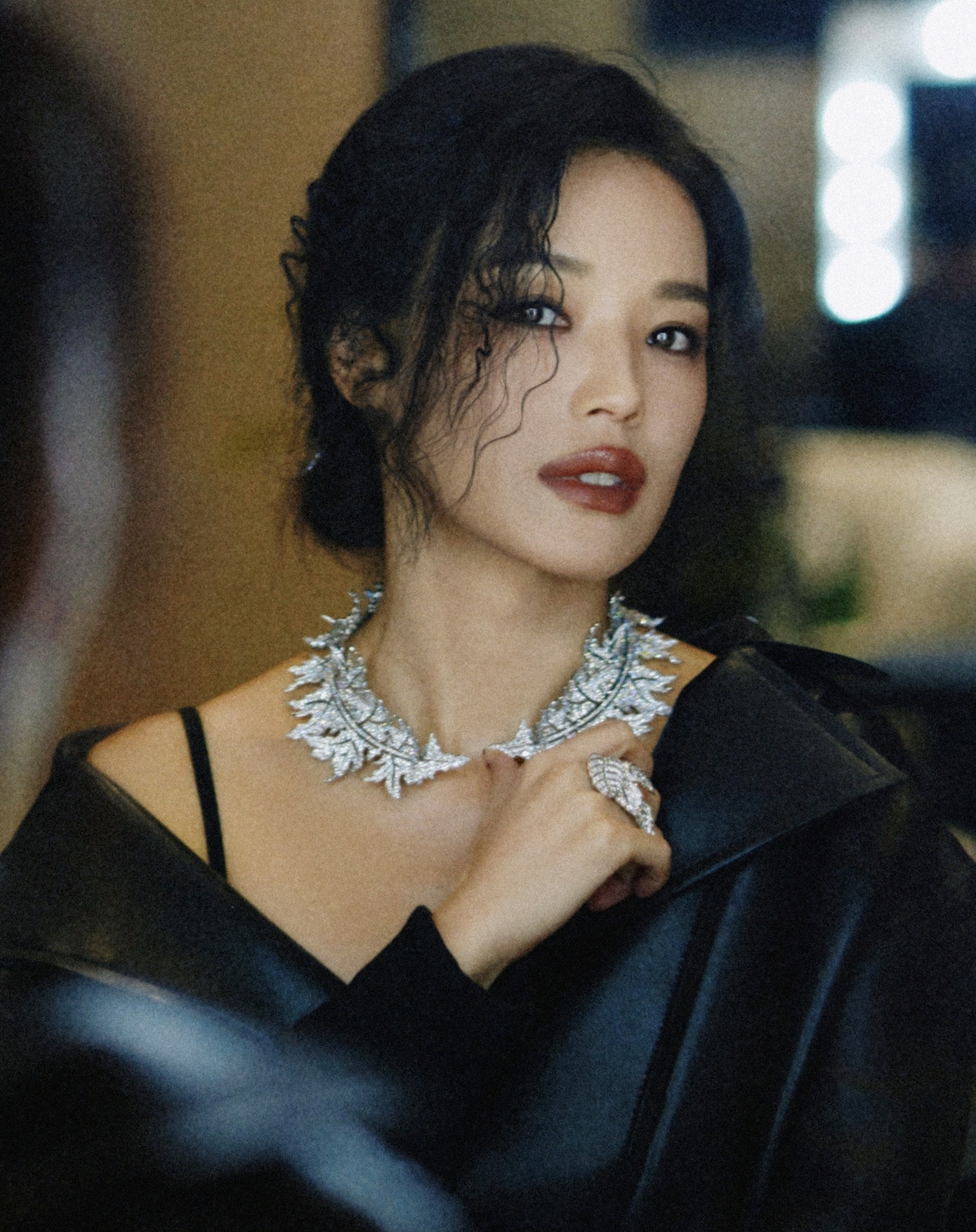 Thư Kỳ chuyển hướng sang làm đạo diễn. Sáu năm qua, cô không có phim điện ảnh ra mắt. Thư Kỳ chuyển hướng sang làm đạo diễn. Sáu năm qua, cô không có phim điện ảnh ra mắt.