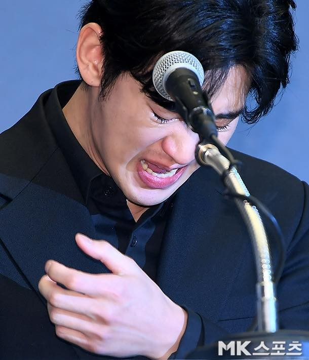 Kim Soo Hyun đã khởi kiện gia đình Kim Sae Ron và kênh YouTube Viện Garo Sero đòi bồi thường 8 triệu USD.