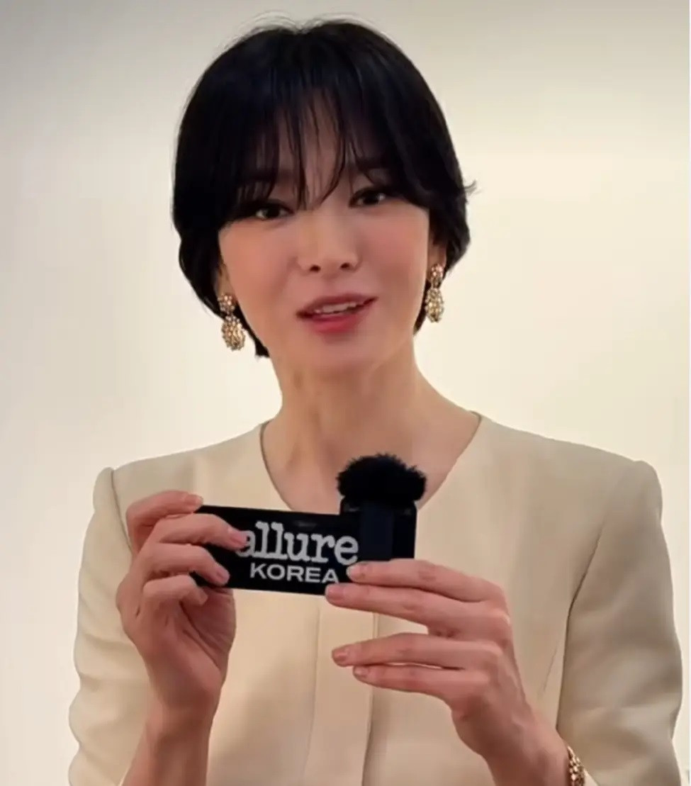 Những hình ảnh xinh đẹp, trẻ trung của Song Hye Kyo đều đã qua chỉnh sửa. Những hình ảnh xinh đẹp, trẻ trung của Song Hye Kyo đều đã qua chỉnh sửa.