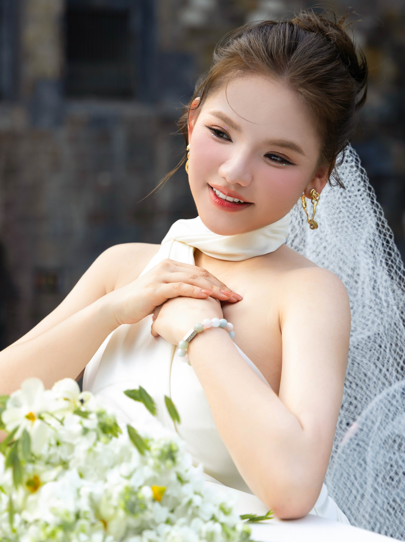 Vương Anh Tú - Myra Trần làm đám cưới trong MV lần đầu kết hợp cùng nhau.