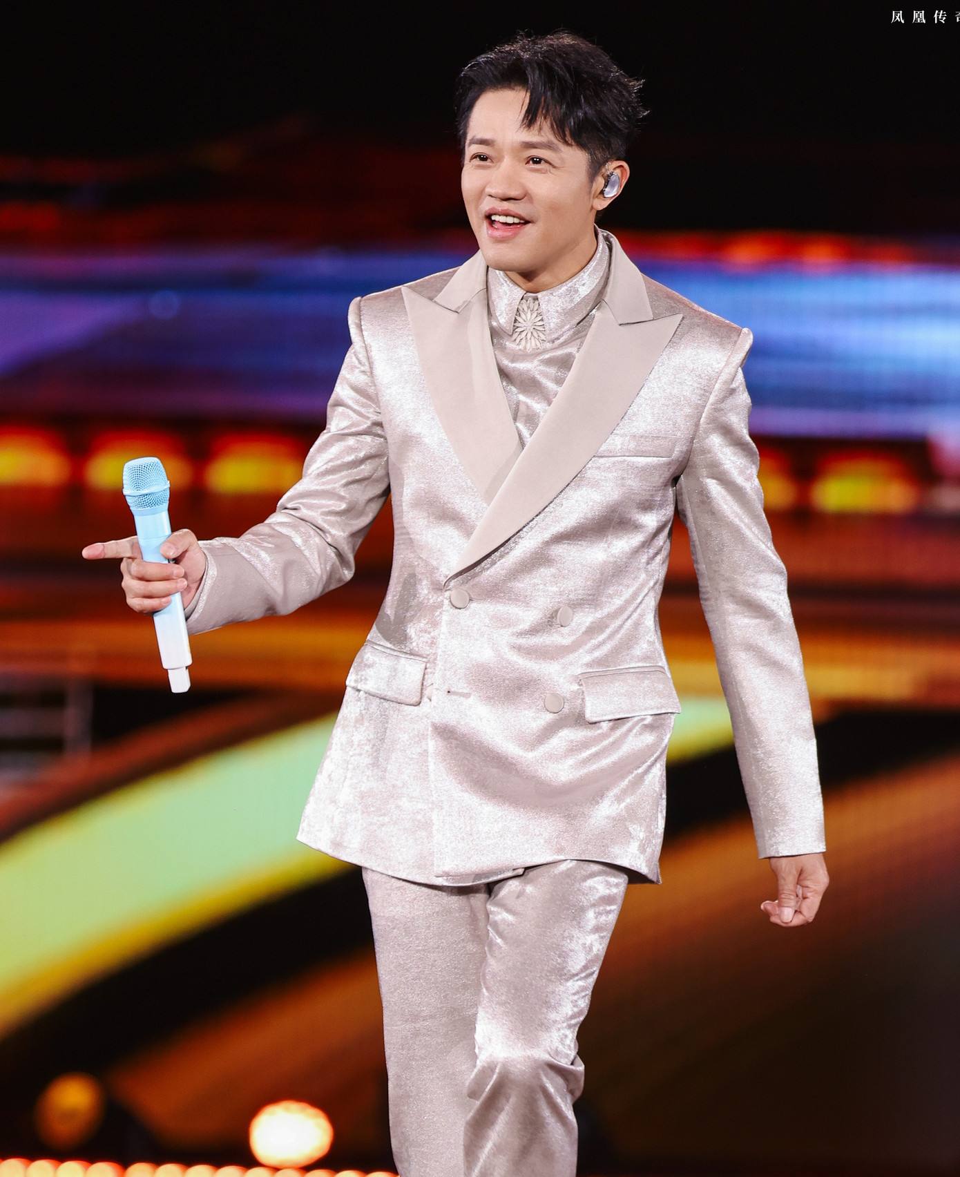 Chiếc đồng hồ 18+ tai hại khiến sự nghiệp của Tằng Nghị lao đao. Chiếc đồng hồ 18+ tai hại khiến sự nghiệp của Tằng Nghị lao đao.