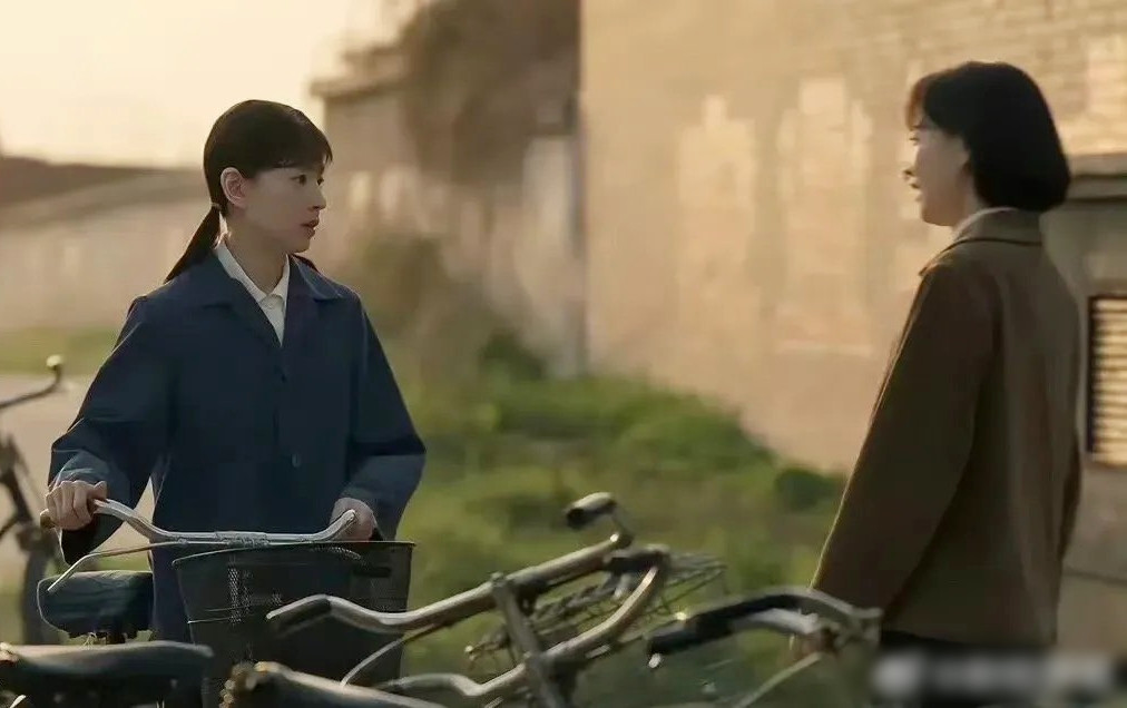 Đổng Khiết &quot;cưa sừng làm nghé&quot; vào vai cô vợ trẻ mới 20 tuổi.