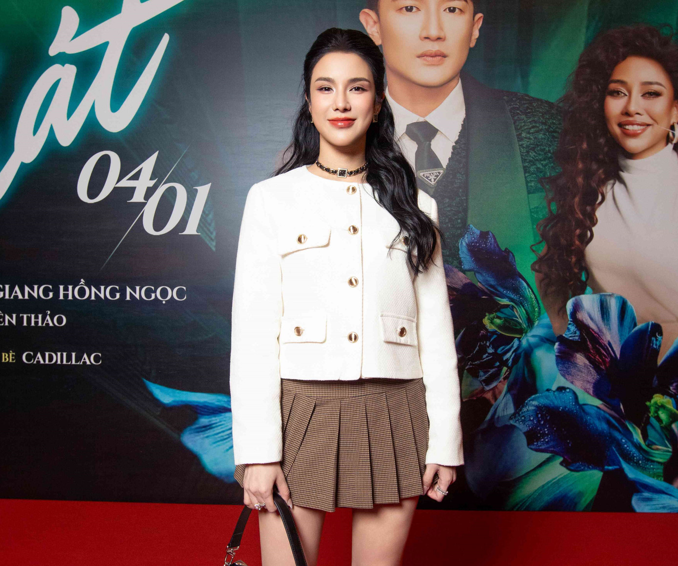 Nữ ca sĩ Diệp Lâm Anh từ chối trả lời về việc nhắc lại bê bối tình ái của chồng cũ.