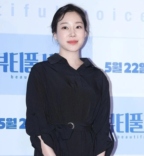 Nữ diễn viên Lee Seo Yi qua đời ở tuổi 43.