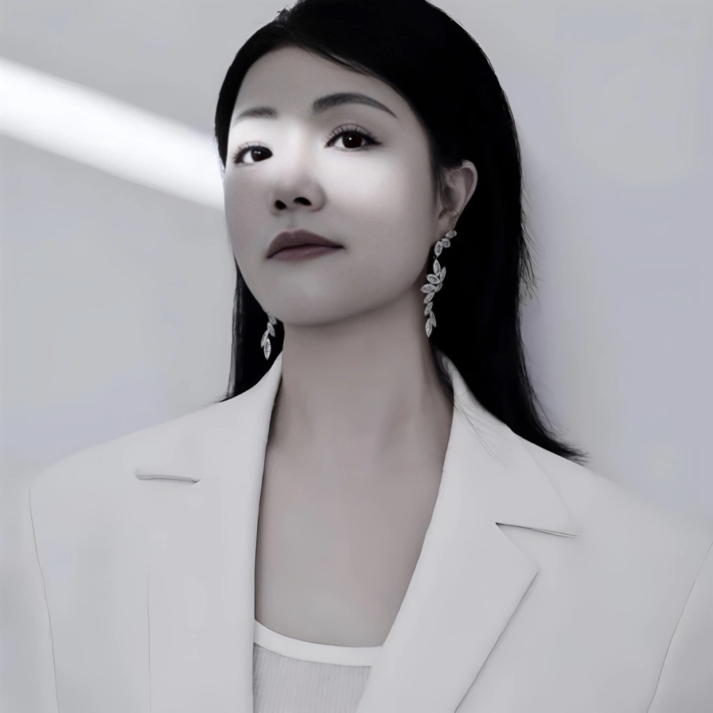 Nữ ca sĩ một mình nuôi ba con.