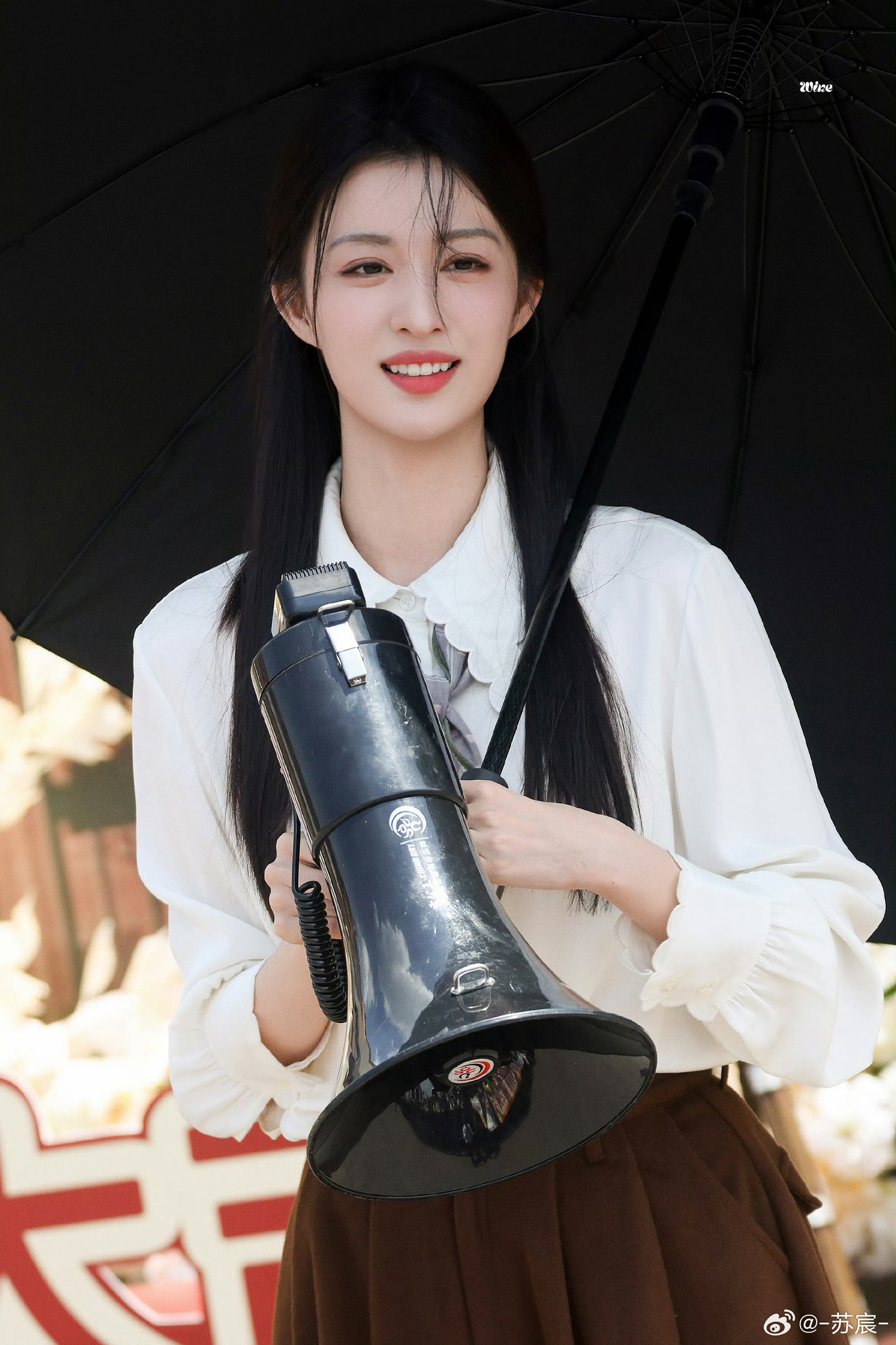 Theo Sohu, thông tin thêm Giây phút ấy quá giới hạn được chuyển thể từ nguyên tác Nếu giây phút ấy ta không gặp nhau của tác giả Phỉ Ngã Tư Tồn. Phỉ Ngã Tư Tồn có biệt danh &quot;mẹ ghẻ&quot; vì luôn sáng tác những câu chuyện bi kịch đẫm nước mắt, khiến nam nữ chính phải chịu nhiều đau khổ. Đây là hậu truyện của bộ phim ngôn tình bi kịch nổi tiếng Không kịp nói yêu em (do Chung Hán Lương và Lý Tiểu Nhiễm đóng chính). Vai diễn Mộ Dung Thanh Dịch của Trương Lăng Hách chính là con trai của Mộ Dung Bái Lâm (Chung Hán Lương).