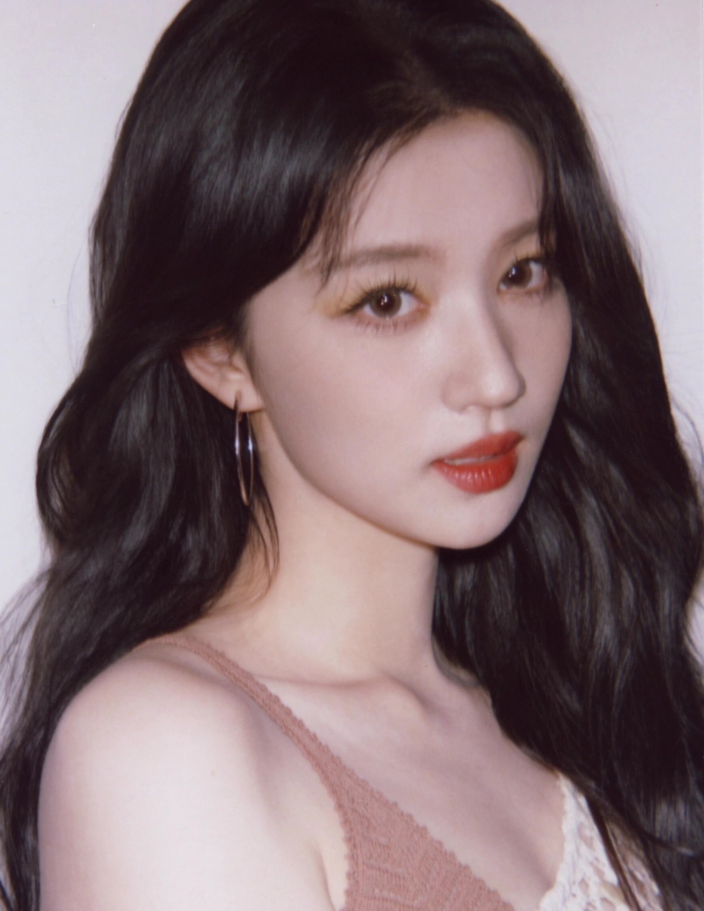 Cô được ví như mỹ nhân trong tranh cổ. Từ tư thế dáng ngồi điệu bộ của nữ diễn viên đều hợp với vai tiểu thư cổ đại. Bên cạnh đó, nhân vật Liễu Miên Đường cũng được xây dựng thú vị là phụ nữ xinh đẹp, thông minh, có tài buôn bán. Diễn xuất của Vương Sở Nhiên dễ chịu, tự nhiên, mỗi khi cô cười đều khiến khán giả cảm thấy thoải mái.