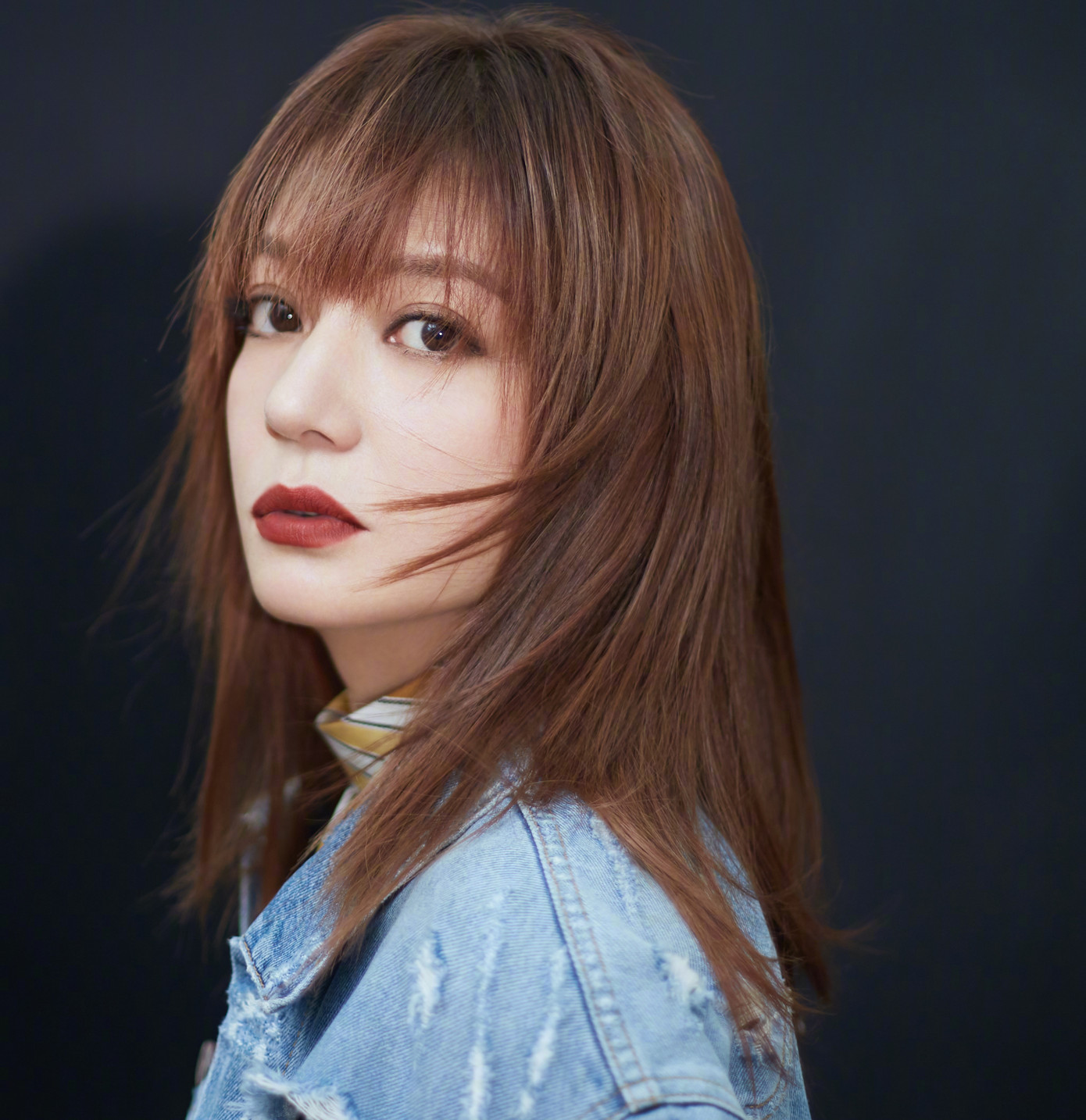 Truyền thông Trung Quốc cho rằng Triệu Vy đang cảnh cáo chồng cũ. Truyền thông Trung Quốc cho rằng Triệu Vy đang cảnh cáo chồng cũ.