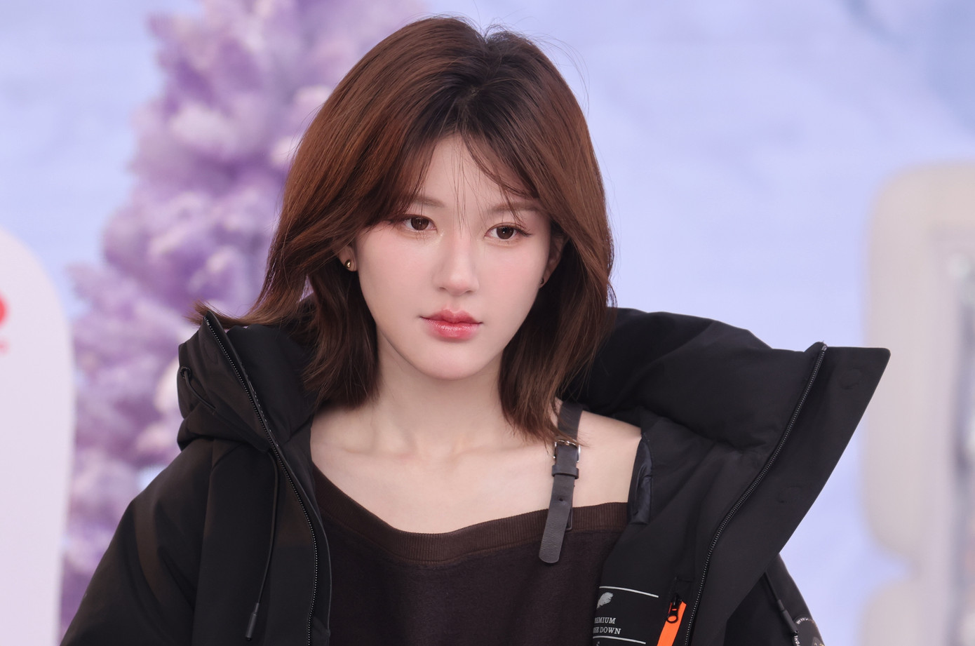 Triệu Lộ Tư cũng nhiều lần lộ dấu hiệu nói dối. Triệu Lộ Tư cũng nhiều lần lộ dấu hiệu nói dối.