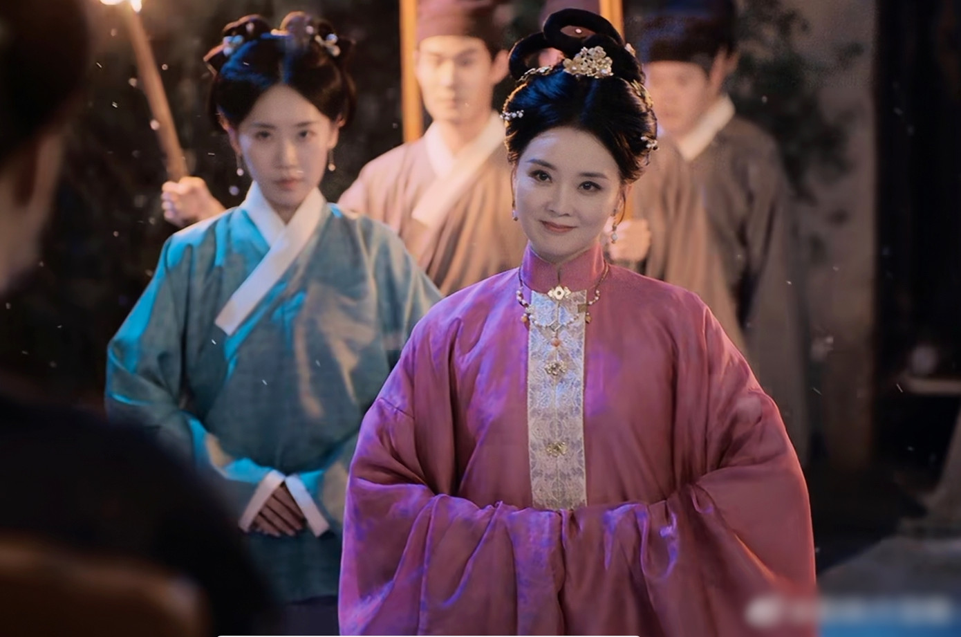 Vương Diễm được khen trẻ hơn tuổi. Vương Diễm được khen trẻ hơn tuổi.