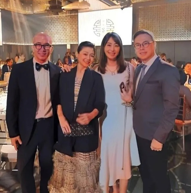 Gia đình Từ Hy Viên đang phải nhận chỉ trích. Gia đình Từ Hy Viên đang phải nhận chỉ trích.