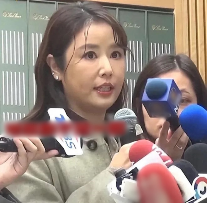 Lâm Tâm Như gây sốc với gương mặt thiếu tự nhiên.