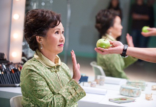 Tuyết Ni thường xuyên đóng vai bà, mẹ trên màn ảnh TVB.