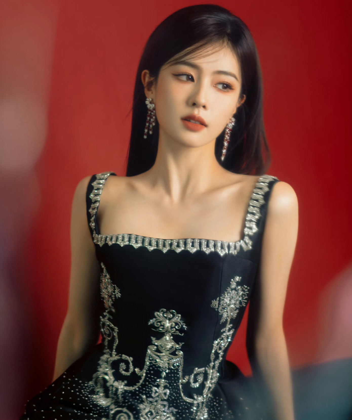 Như một thông lệ, những ngày cuối năm kênh truyền thông lớn Sohu đăng danh sách các ngôi sao có thái độ tốt được lòng phóng viên và các nghệ sĩ tính cách thật gây khó chịu, khó hợp tác. Trong đó, 22 nhà sản xuất, phóng viên đã chọn Bạch Lộc, Vương Hạc Đệ, Cung Tuấn, Mạnh Tử Nghĩa và Tần Lam là những ngôi sao có tính cách tốt, luôn thân thiện với mọi người. Tiêu Chiến, Dịch Dương Thiên Tỉ, Tưởng Kỳ Minh, Trần Đô Linh và Lưu Vũ Ninh cũng nhận được nhiều lời khen ngợi từ các nhà làm phim. Như một thông lệ, những ngày cuối năm kênh truyền thông lớn Sohu đăng danh sách các ngôi sao có thái độ tốt được lòng phóng viên và các nghệ sĩ tính cách thật gây khó chịu, khó hợp tác. Trong đó, 22 nhà sản xuất, phóng viên đã chọn Bạch Lộc, Vương Hạc Đệ, Cung Tuấn, Mạnh Tử Nghĩa và Tần Lam là những ngôi sao có tính cách tốt, luôn thân thiện với mọi người. Tiêu Chiến, Dịch Dương Thiên Tỉ, Tưởng Kỳ Minh, Trần Đô Linh và Lưu Vũ Ninh cũng nhận được nhiều lời khen ngợi từ các nhà làm phim.